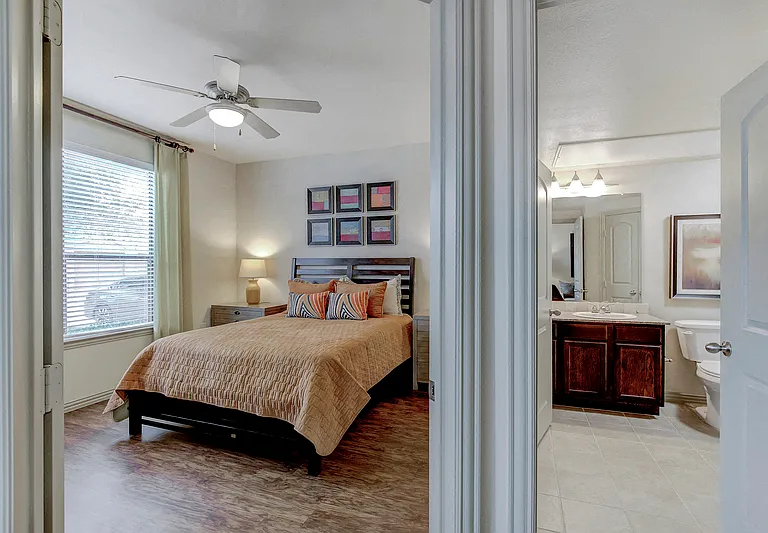Summercrest Burleson Apartments — Photo 22