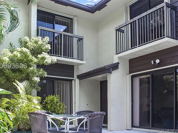 3rd image of 3361 Cocoplum Cir #33135