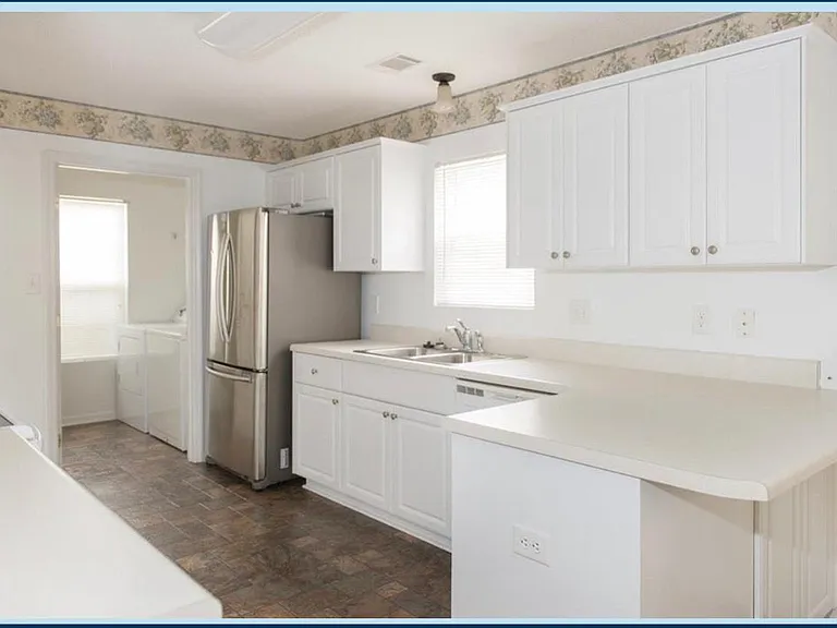 4907 Creek Bottom Ct — Photo 4