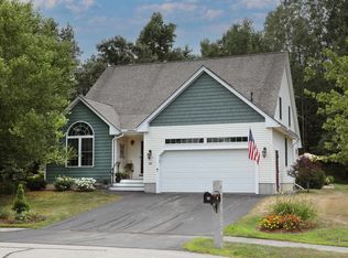 38 Autumn Ln, East Kingston, NH 03827