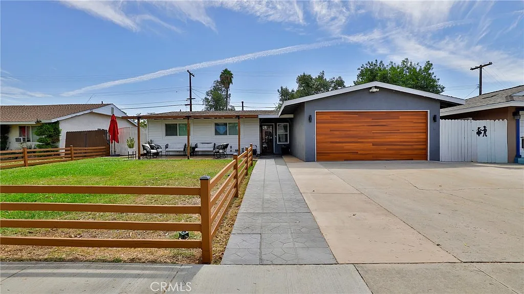 3 bed, 1335 sqft, $3,500 — Photo 1