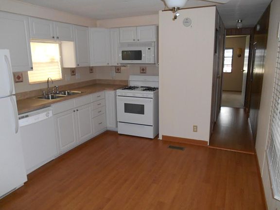 5th image of 13125 Lemon Ave