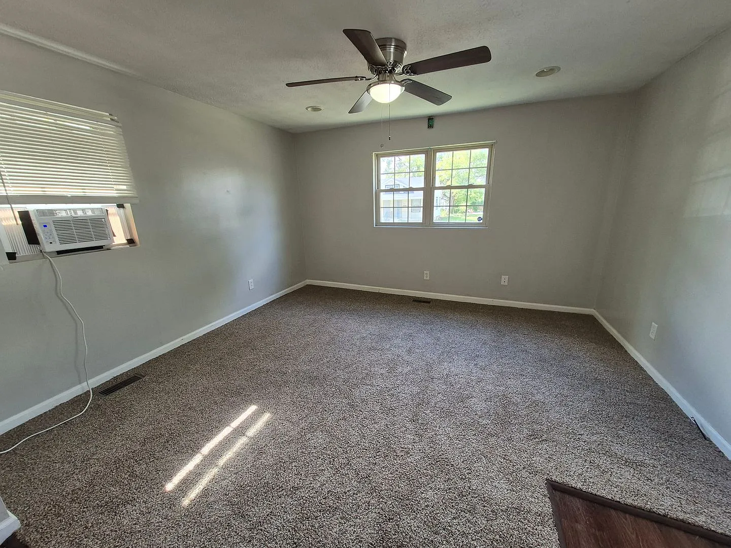 Cozy 2-bedroom house all one floor! — Photo 3