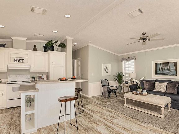 2nd image of 6708C Lakewood Dr #116