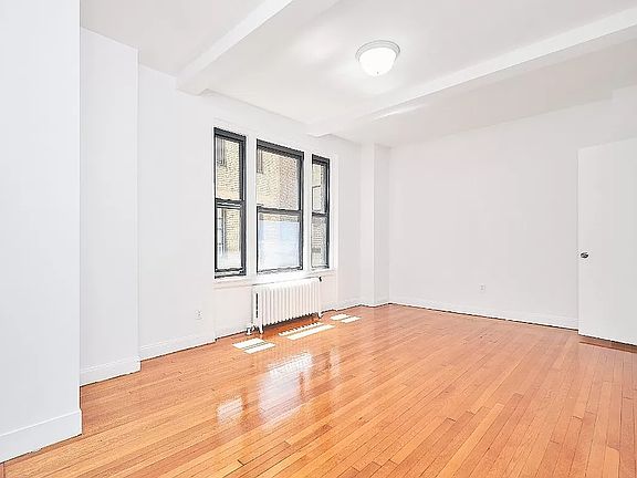 2nd image of 135 E 50th St #7MM