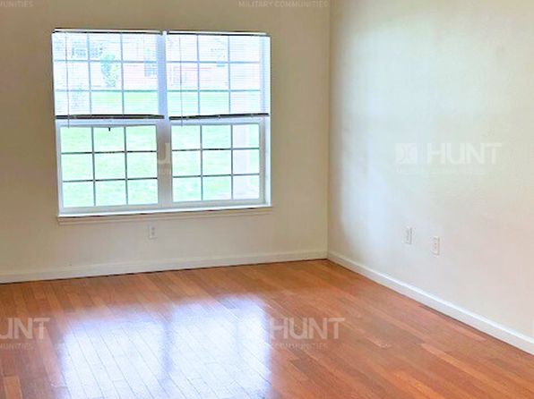 2033-1 W Hawthorne Dr