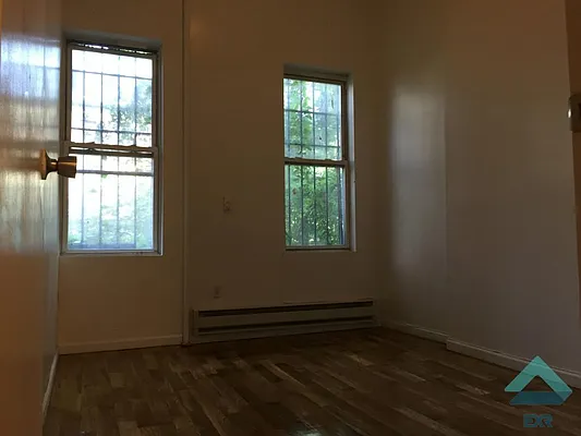 Rented by EXR | media 27