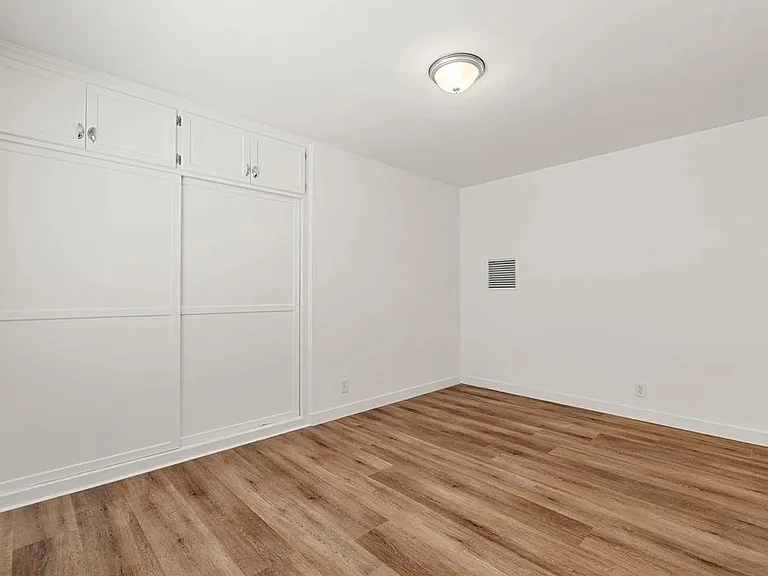 349 N Palm Dr #6 — Photo 19