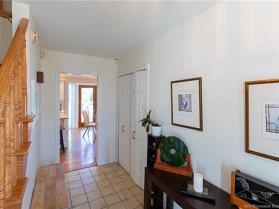 3rd image of 15 Park Lawn Ct