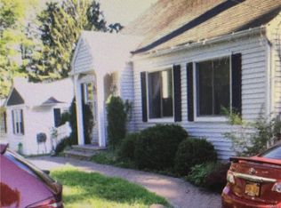 9 Woodlawn Ave, New Windsor, NY 12553