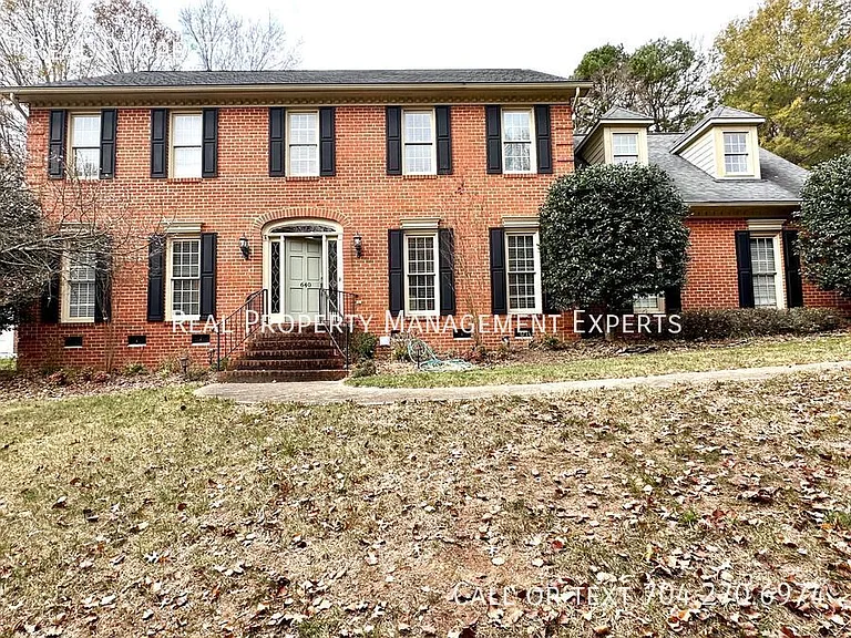 640 Barington Pl — Photo 2