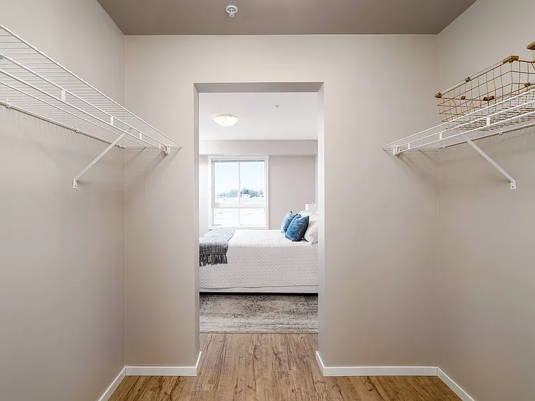 1085 Court Ave — Photo 13