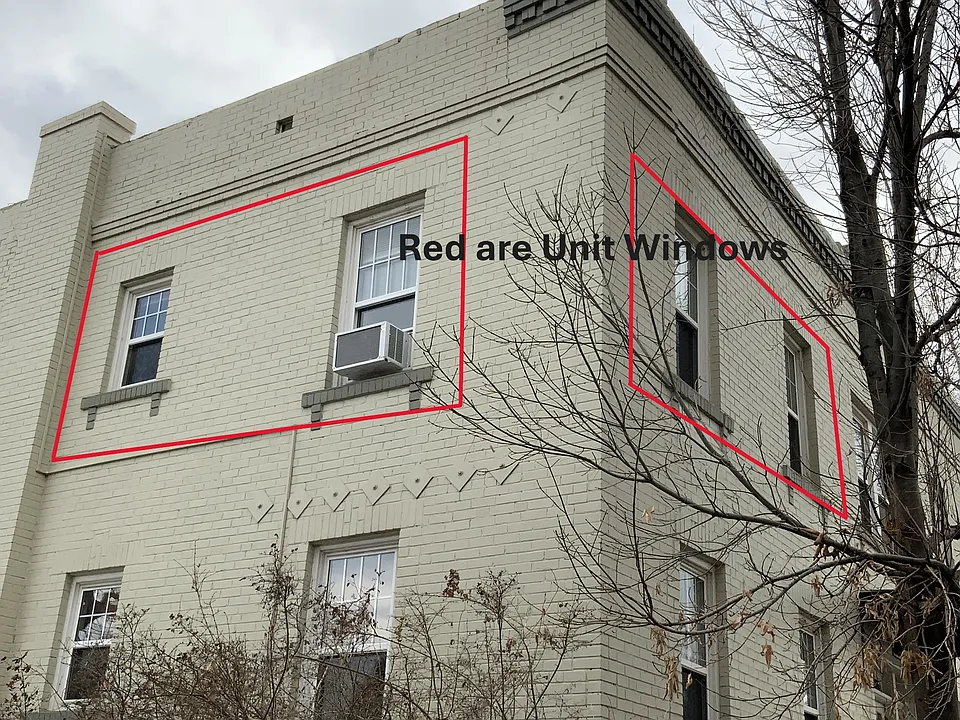 Red is Unit Windows
Top Floor North West Corner Red