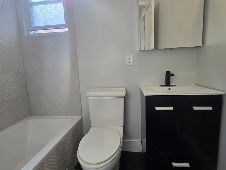 112 Duncan Ave #3LA — Photo 3