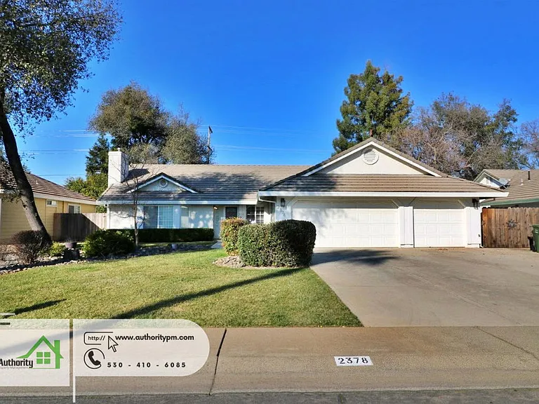 2378 Castlewood Dr — Photo 3
