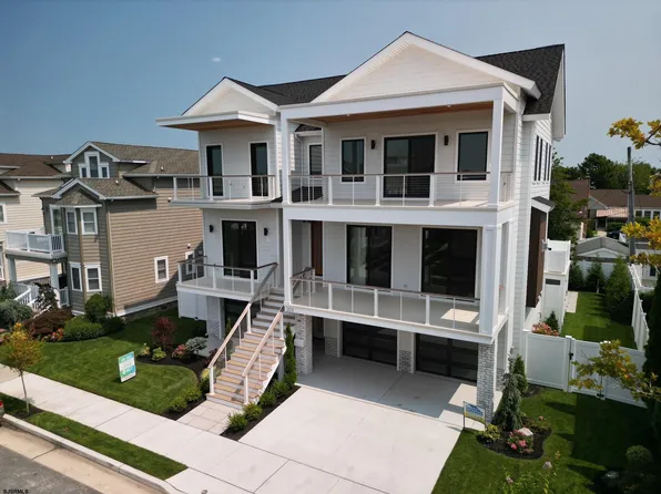 203 N Pembroke Ave, Margate, NJ 08402