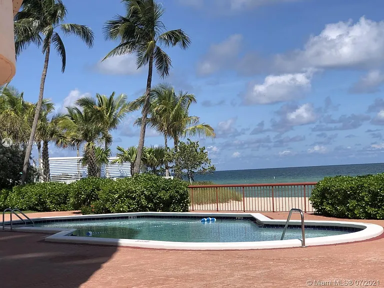 15645 Collins Ave #206 — Photo 42