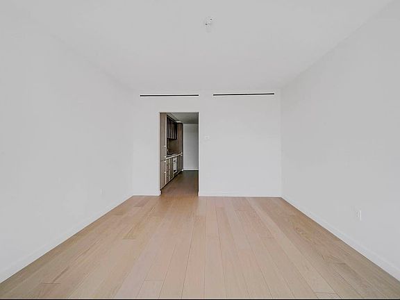 3rd image of 58 Saint Marks Pl APT 505