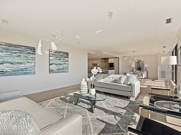 4th image of 2314 N Lincoln Park W #4NS