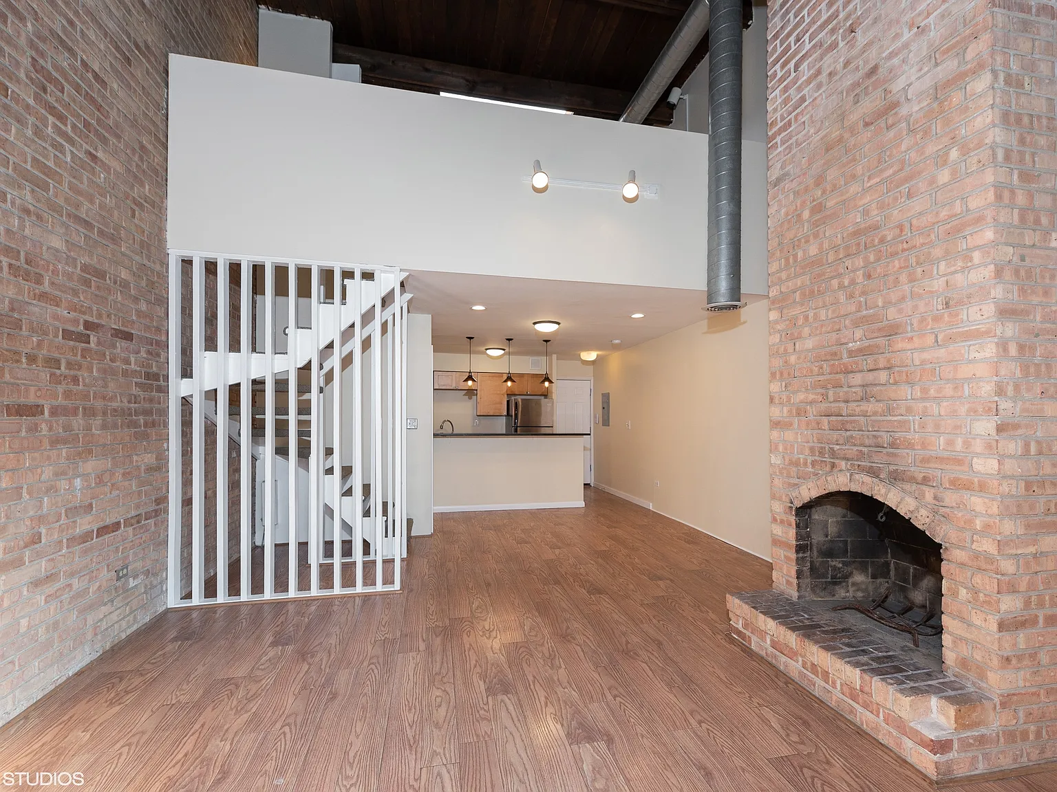 1 bed, 1000 sqft, $2,550 — Photo 1