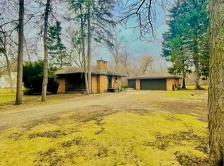 916 Fuller Rd, Gurnee, IL 60031