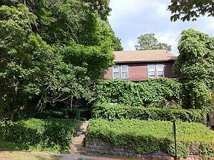 1st image of 302 Linden Ave