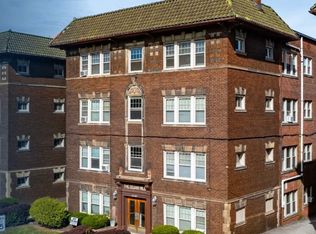 12497 Cedar Rd, Cleveland, OH 44106