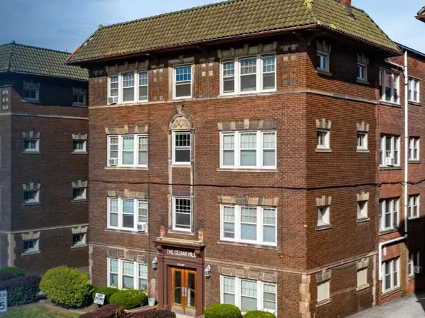 12497 Cedar Rd, Cleveland, OH 44106