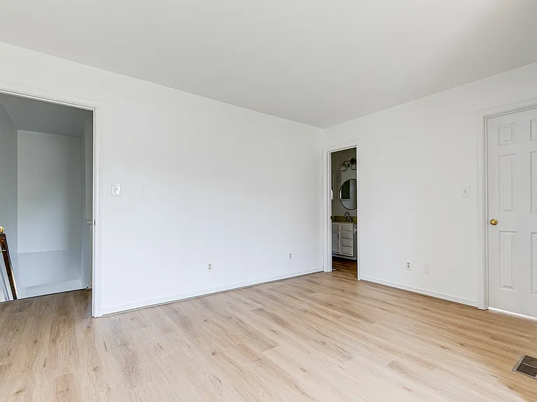 7826 Fitzgerald Ct — Photo 23