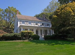 45 Main St, East Setauket, NY 11733