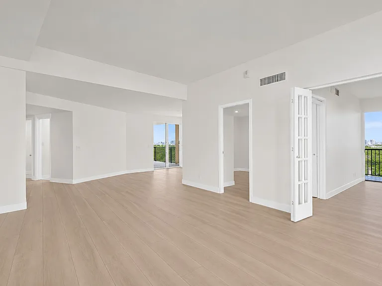 7250 Franklin Ave #507 — Photo 9