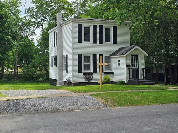 37 W Oneida St, Baldwinsville, NY 13027