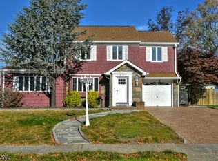 91 Elmwood Dr, Elmwood Park, NJ 07407