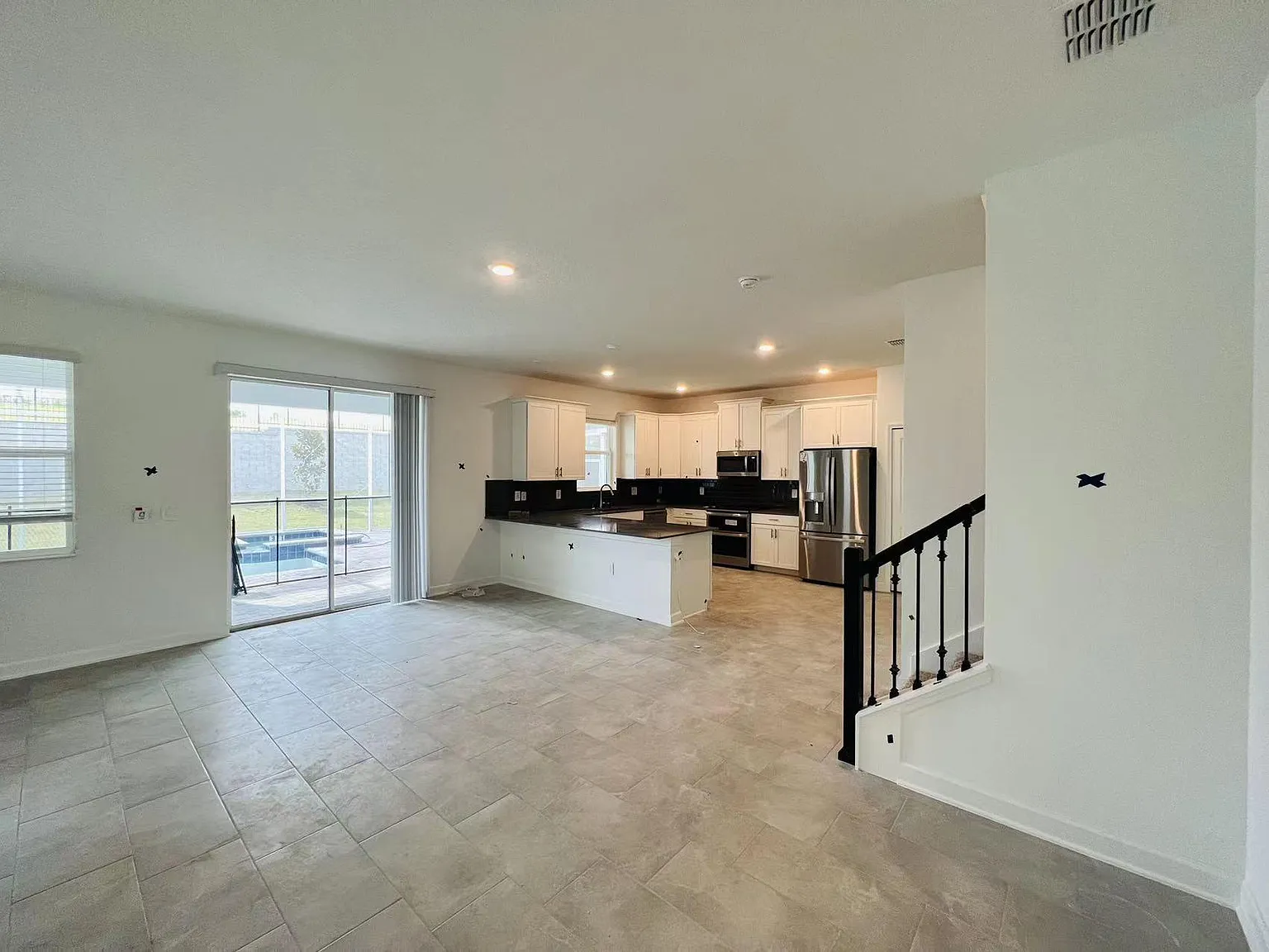 7 bed, 3980 sqft, $3,850 — Photo 3