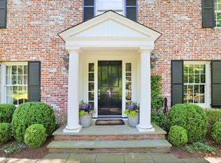 40 Husted Ln, Greenwich, CT 06830