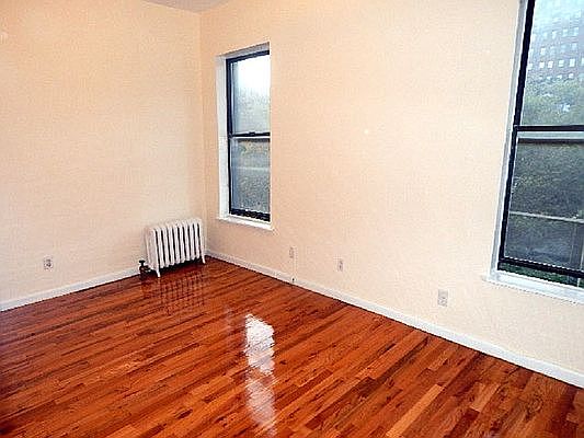 1st image of 355 Amsterdam Ave #C4