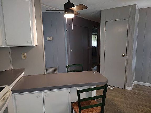 3rd image of 1021 Larkfield Dr