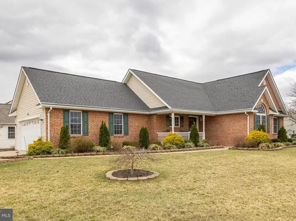 106 Latigo Ct, Stephens City, VA 22655