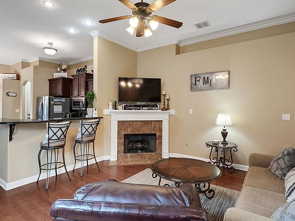 4th image of 1941 S Bend Dr