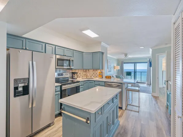 7979 Gulf Blvd APT 143, Navarre, FL 32566