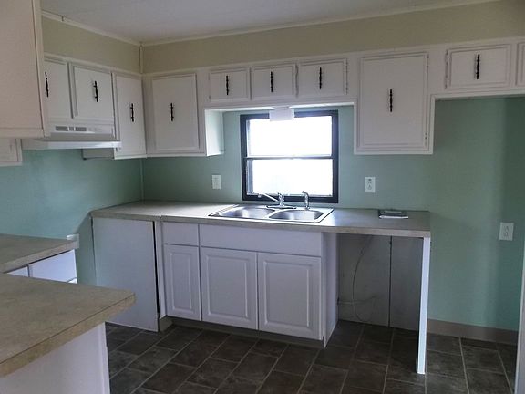 3rd image of 84 W Canyon Dr