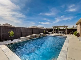 905 Swan Ridge Dr, Sherman, TX 75092