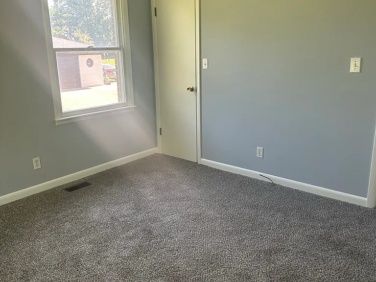 107 Hillwood Dr — Photo 5