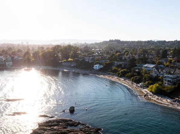 176 Barkley Ter, Oak Bay, BC V8S 2J6