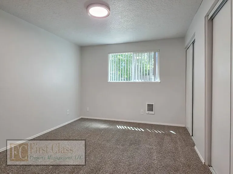 9555 SW Hall Blvd #7 — Photo 12