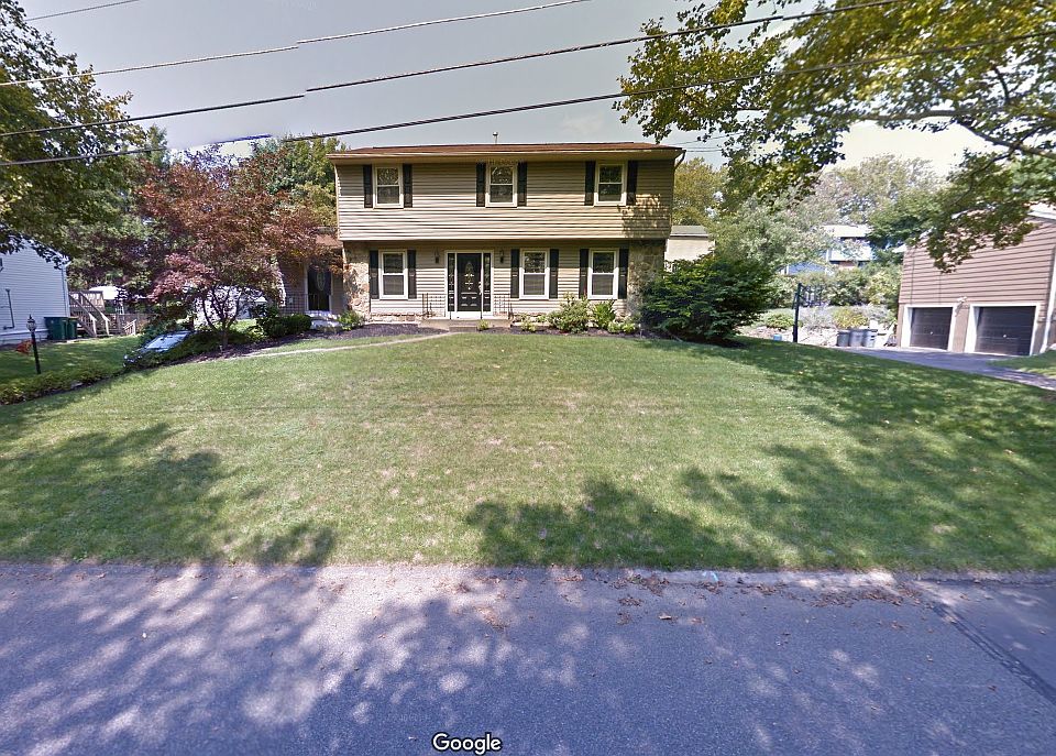 1st image of 104 Applewood Dr