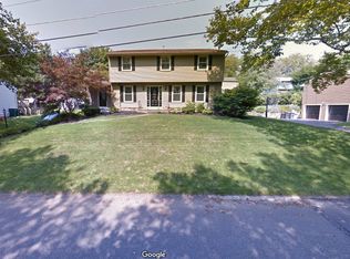 104 Applewood Dr, Easton, PA 18045