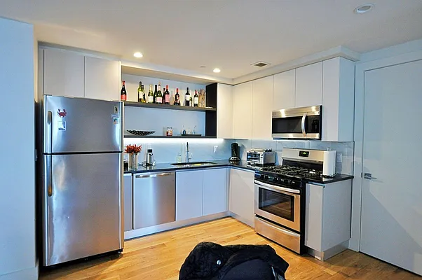 Rented by Lodger Corp | media 6