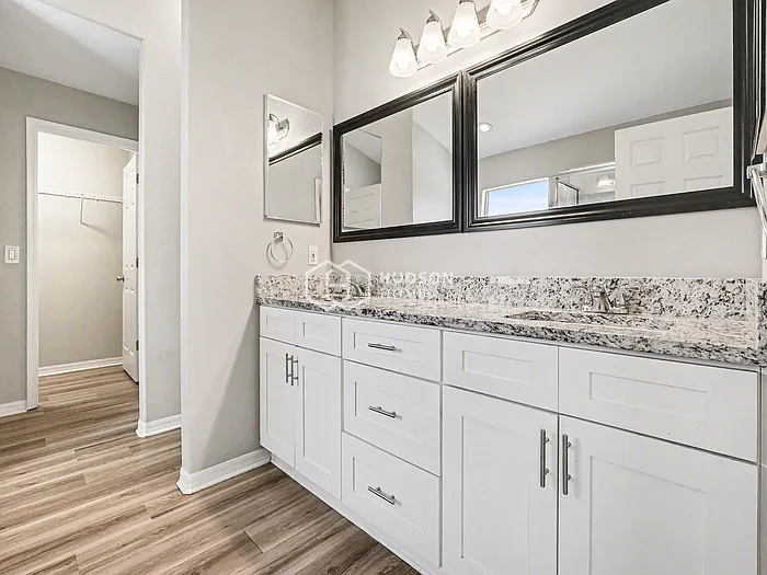 1555 Indian Oaks Trl — Photo 14