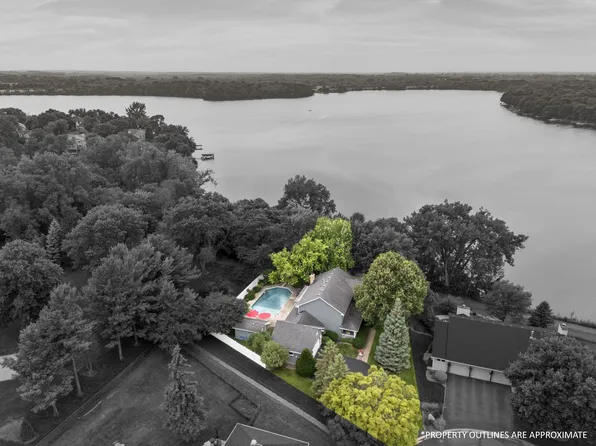 9001 Chesshire Ln N, Maple Grove, MN 55369